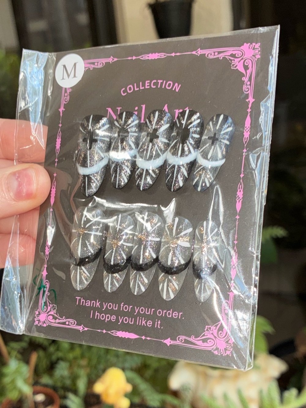 Gothic Celestial Glitter Press-On Nails Set (Size M) - Picture 5 of 5